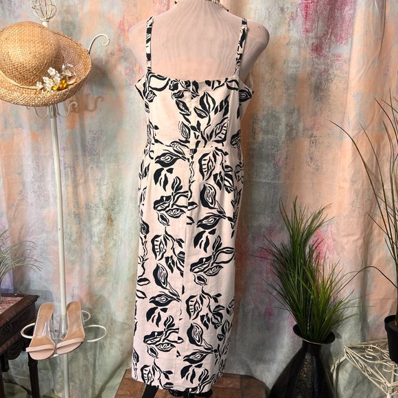 White and Black V-Neck Sundress - Picture 2 of 16